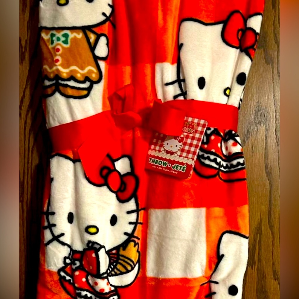 New - Hello Kitty Throw
